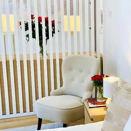 Apartament W Centrum Miasta Z Darmowym Parkingiem Dla Dwojga -Apartamenty Pod Zlotym Lwem 쿠드즈코 외부 사진