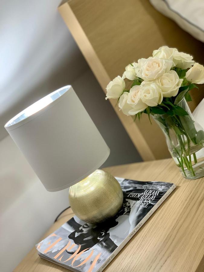 Apartament W Centrum Miasta Z Darmowym Parkingiem Dla Dwojga -Apartamenty Pod Zlotym Lwem 쿠드즈코 외부 사진