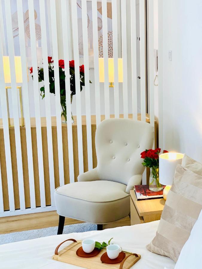 Apartament W Centrum Miasta Z Darmowym Parkingiem Dla Dwojga -Apartamenty Pod Zlotym Lwem 쿠드즈코 외부 사진