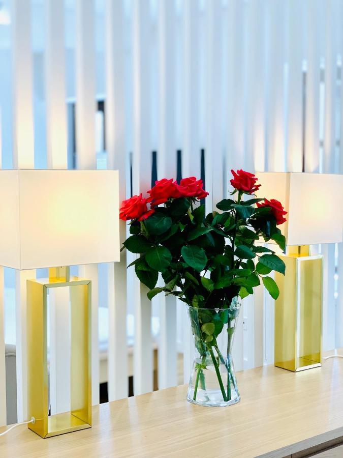 Apartament W Centrum Miasta Z Darmowym Parkingiem Dla Dwojga -Apartamenty Pod Zlotym Lwem 쿠드즈코 외부 사진