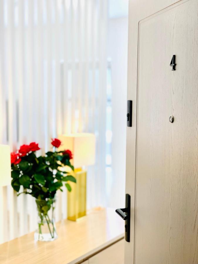 Apartament W Centrum Miasta Z Darmowym Parkingiem Dla Dwojga -Apartamenty Pod Zlotym Lwem 쿠드즈코 외부 사진