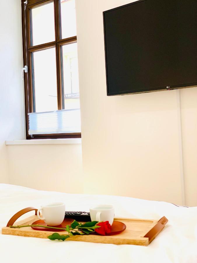 Apartament W Centrum Miasta Z Darmowym Parkingiem Dla Dwojga -Apartamenty Pod Zlotym Lwem 쿠드즈코 외부 사진